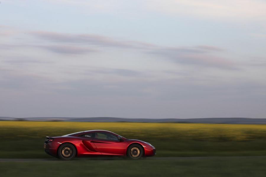  McLaren MP4-12C 2012 года  (фото 15 из 129)